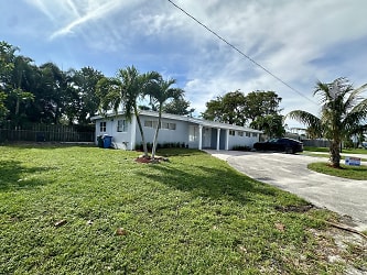 650 NW 39th St - Oakland Park, FL