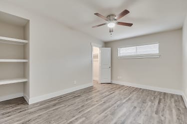 Oak Street Flats: $0 Deposit* Limited Time Offer Ranch Style Fully Remodeled Come Check Us Out Apartments - Arlington, TX