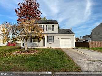 709 Fox Chase Cir - Bear, DE