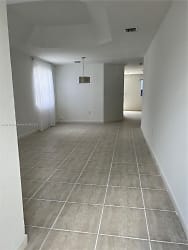 5052 NW 116th Ave #5052 - Doral, FL