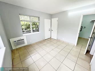 100 NW 30th Ave #7 - Fort Lauderdale, FL