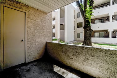 Rancho Las Palmas Apartments - Tempe, AZ