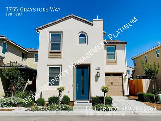 3755 Graystoke Way - Clovis, CA