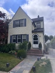 225 Willets Ave - West Hempstead, NY