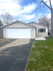 555 East Dr - Kettering, OH