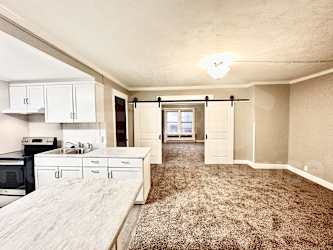 2500 grand ave - Des Moines, IA
