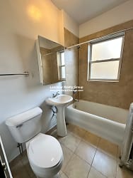 4402 N Rockwell St unit 2 - Chicago, IL