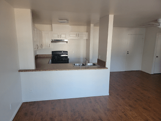 6825 Haskell Ave unit 205 - Los Angeles, CA