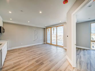 37-15 30th Ave. unit 5A - Queens, NY
