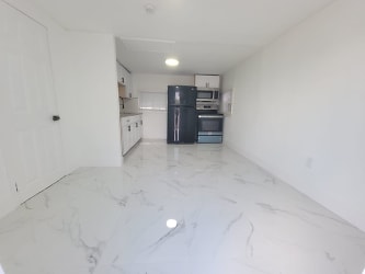 1046 NW 3rd Ave unit 3 - Fort Lauderdale, FL