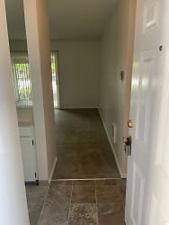 12635 SE Foster Rd - Portland, OR