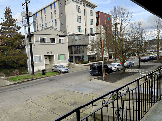 1525 BG 52nd St Apartments - Seattle, WA
