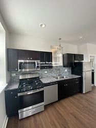 4352 N Troy St - Chicago, IL