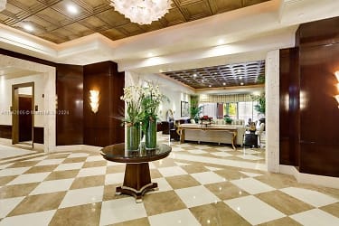 60 Edgewater Dr #3F - Coral Gables, FL