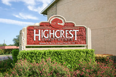 Highcrest Apartments - San Marcos, TX