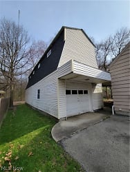 474 Orlo Ln - Youngstown, OH