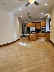 2229 N Bissell St unit 2 - Chicago, IL