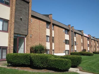 Larkin Village Apartments - Joliet, IL