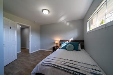 Room for Rent - Central Southwest Home (id. 1485) - Houston, TX