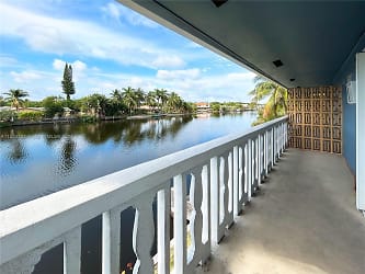 3049 NW 9th Ave #6 - Wilton Manors, FL