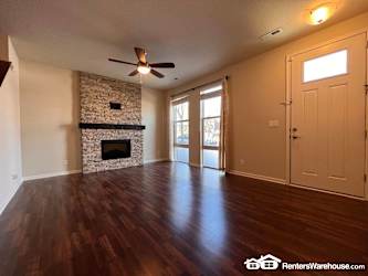 214 Watson Powell Jr Way - Des Moines, IA