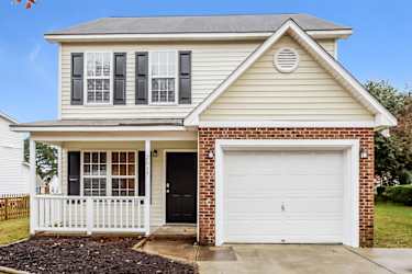 2017 McKinnon Dr - Clayton, NC