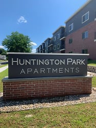 1820 Huntington Park Dr unit 1305 - Reedsburg, WI