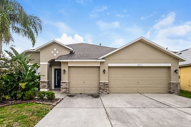 10415 Meadow Spring Dr - Tampa, FL