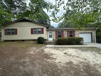 710 Dude Ct - Fayetteville, NC