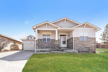 10802 Barclay Court - Commerce City, CO