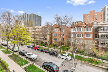 5860 N Kenmore Ave unit 302 - Chicago, IL