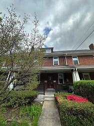 983 Greenfield Ave - Pittsburgh, PA