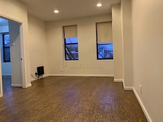 25-16 18th St unit 11 - Queens, NY