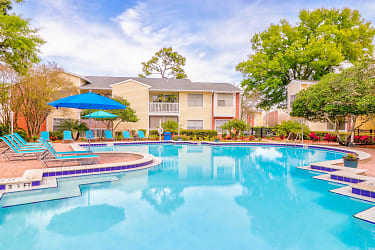 Chesapeake And The Palms @ Chesapeake Apartments - Clearwater, FL