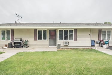 2523 Perry Park Ave - Perry, IA