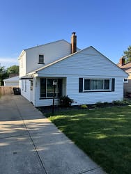 5810 Haverhill Ave - Parma, OH