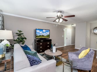 Lakes Of Northdale Apartments - Tampa, FL