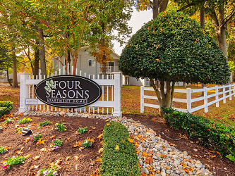Four Seasons Apartments - Yorktown, VA