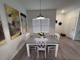 Beautiful Brand New!! All The Bells And Whistles . Apartments - Lubbock, TX
