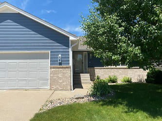215 Bison Trail - North Sioux City, SD