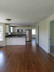 44 Moore Ave unit 2 - New London, CT