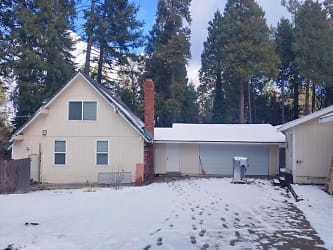 6621 Center View Dr - Pollock Pines, CA