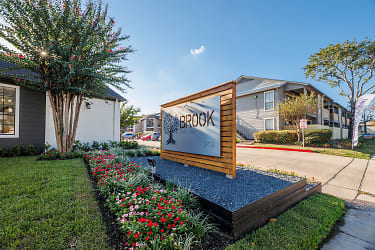 The Brook On Bay Area Apartments - Webster, TX