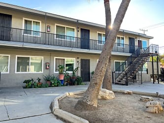 1386 Martin Luther King Jr Ave unit 1 - Long Beach, CA