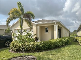 8832 Swell Brooks Ct - North Fort Myers, FL