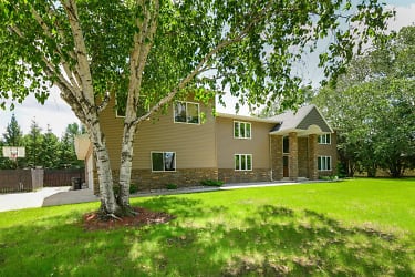 3611 18th Ave S - Grand Forks, ND