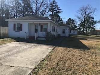 31347 Grants Ln - Carrsville, VA