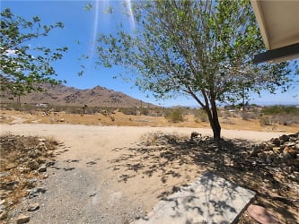 25423 Old Mine Rd - Apple Valley, CA