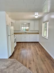 321 E Maryland Dr - Grass Valley, CA