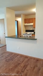 201-215 Hyler Dr. Apartments - Farmington, MO